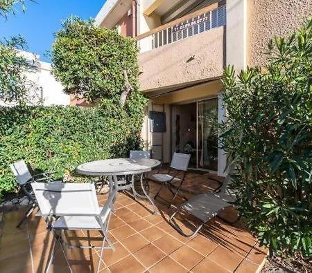 Les Goelettes, Bord De Lägenhet